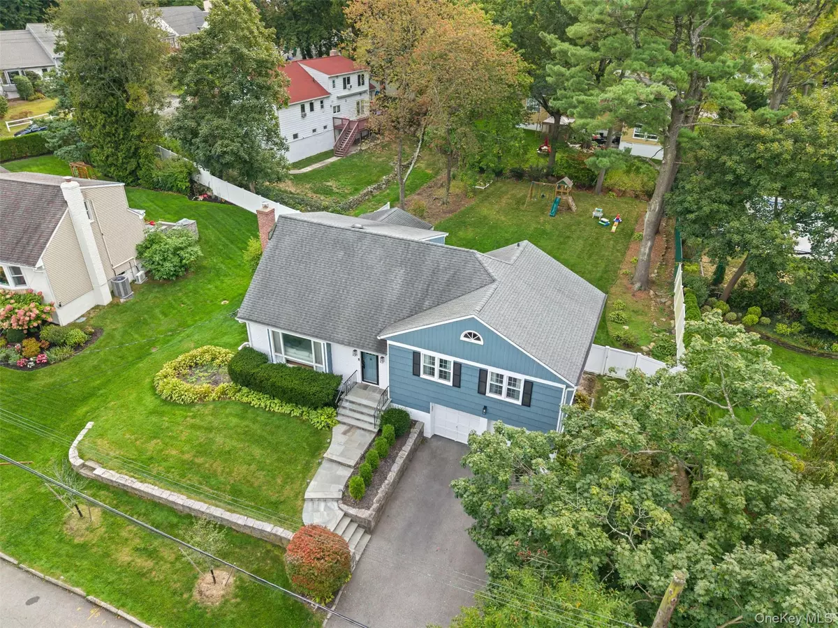 New Rochelle, NY 10804,17 Donald DR