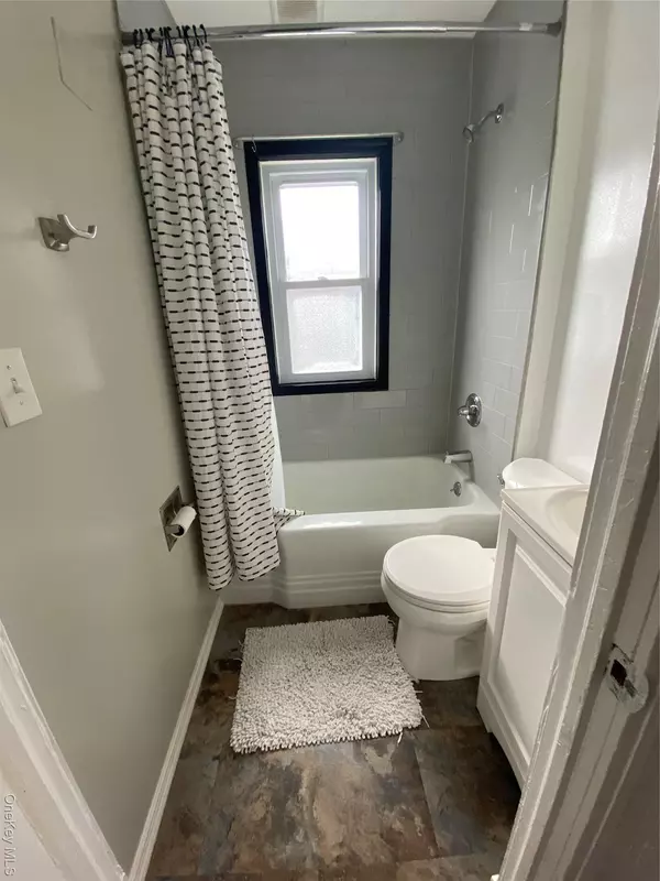 Poughkeepsie, NY 12601,21 Lincoln AVE #2