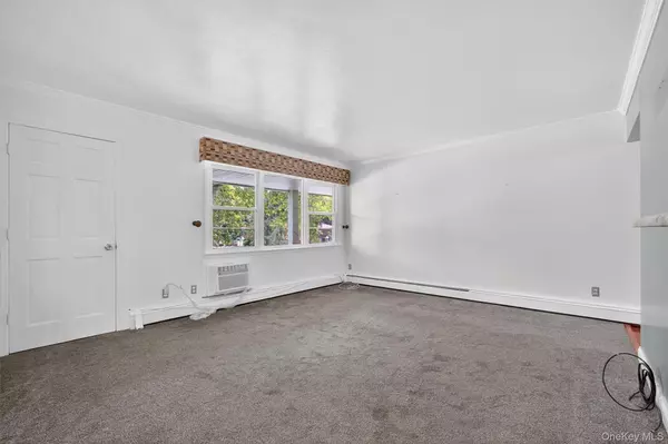 Poughkeepsie, NY 12601,2710 South RD #A4