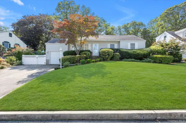 Kings Park, NY 11754,42 Bruce LN