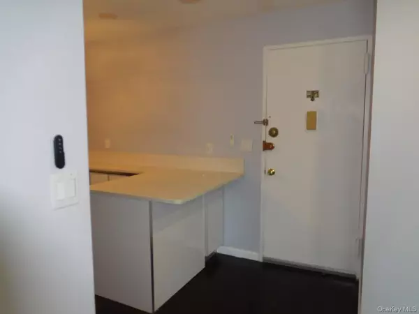 Tuckahoe, NY 10707,2 Consulate DR #4-G
