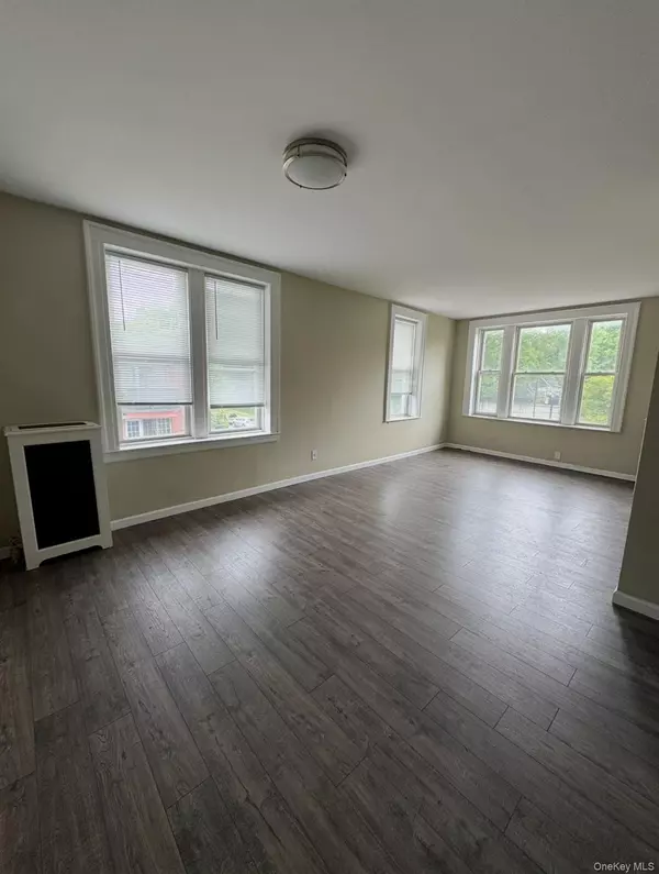 Glendale, NY 11385,8021 Myrtle AVE