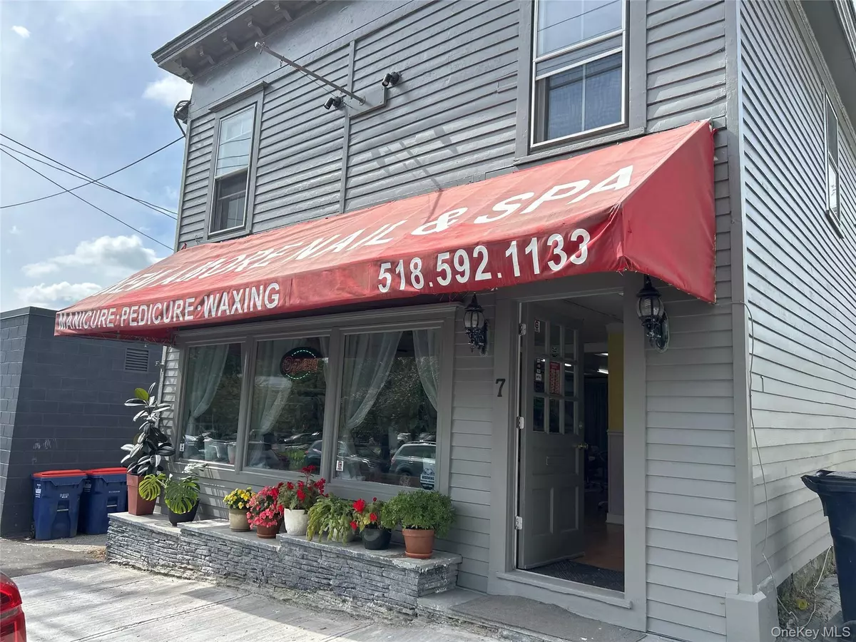 Millerton, NY 12546,7 Dutchess AVE
