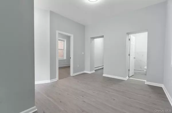 Yonkers, NY 10701,11 Cedar ST