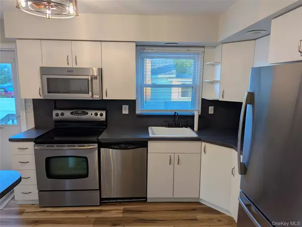 East Patchogue, NY 11772,139 Pine Neck AVE