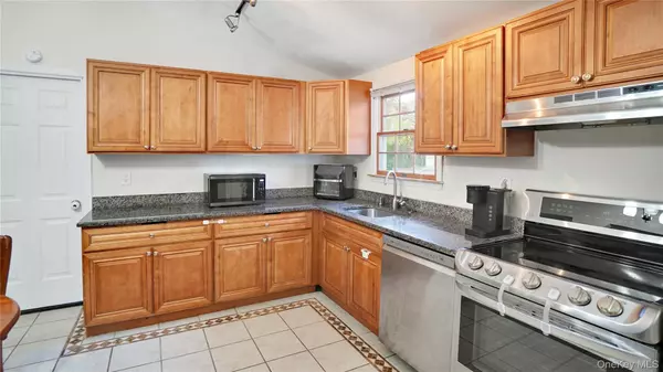 Shirley, NY 11967,2 Pinetop Drive