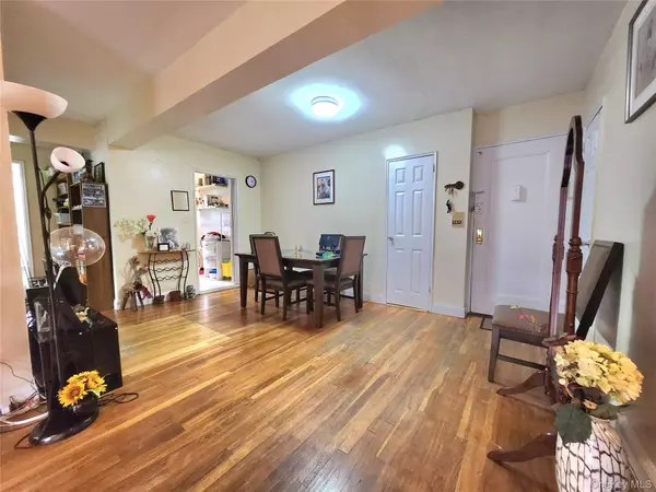 Flushing, NY 11367,150-20 71st AVE #5C