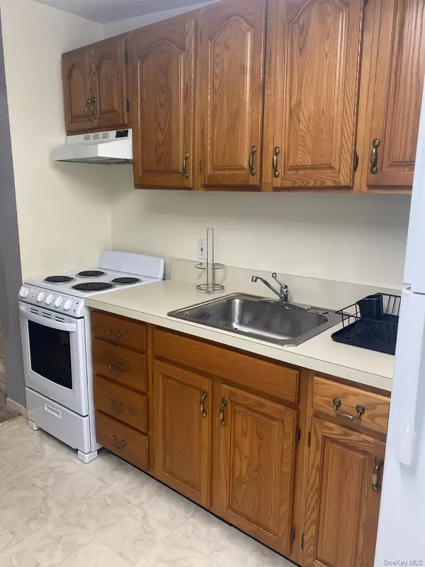 Melville, NY 11747,4 Stiles DR