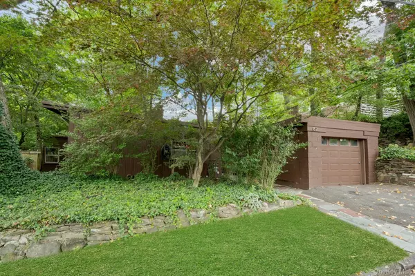 Yonkers, NY 10705,85 aka 87 Lefferts RD