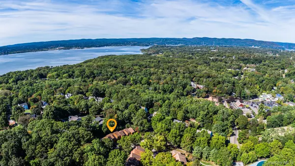 Croton-on-hudson, NY 10520,10 Amber Drive