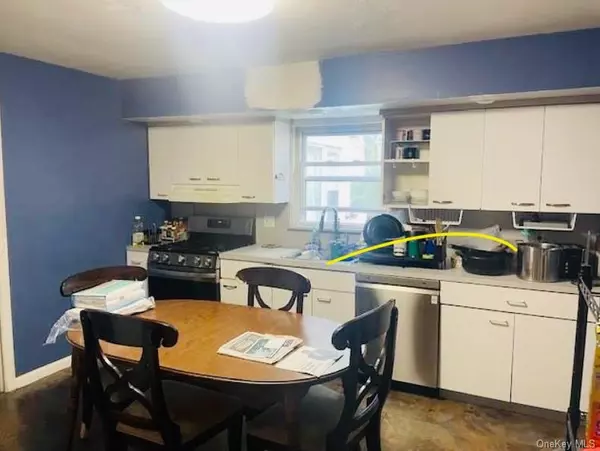 Valley Stream, NY 11580,114 Camdike St