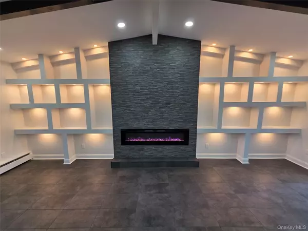 Smithtown, NY 11787,64 Brooksite DR