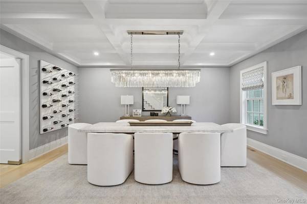 Rye, NY 10580,25 Hunt PL