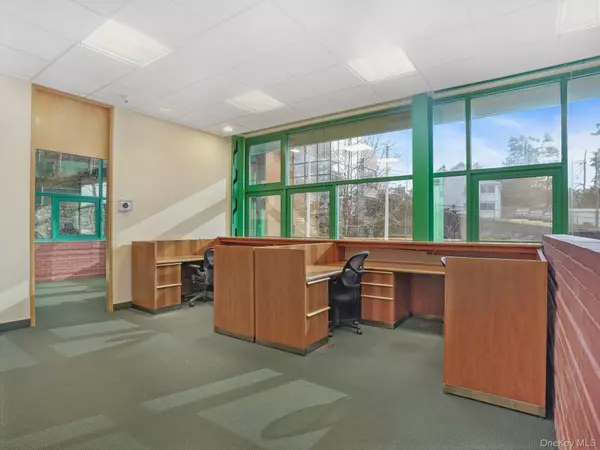 Call Listing Agent, CT 06831,263 Glenville RD #3