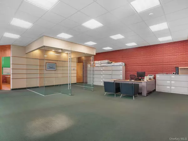 Call Listing Agent, CT 06831,263 Glenville RD