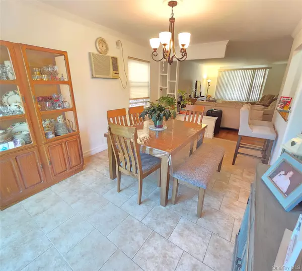 Bronx, NY 10469,2553 Fish AVE