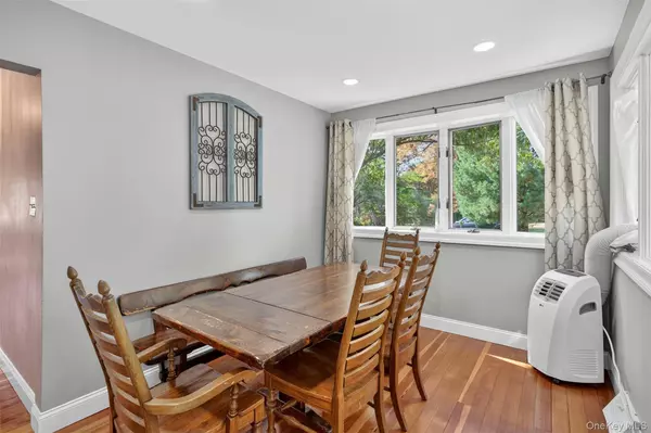 Pine Bush, NY 12566,1347 Burlingham RD