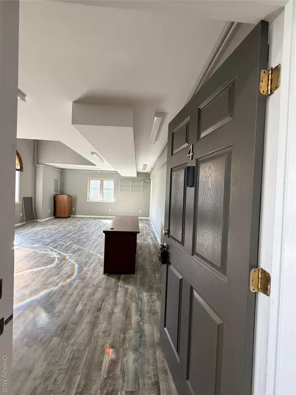 Mahopac, NY 10541,78 Secor RD #4
