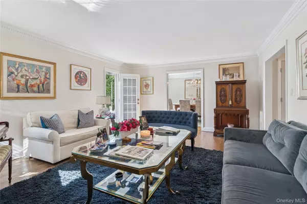Garden City, NY 11530,68 Kenwood RD