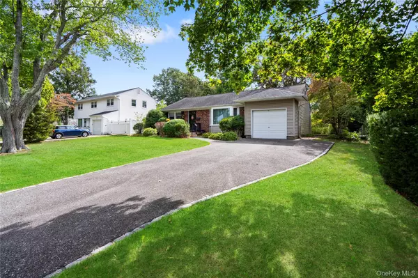 Commack, NY 11725,6 Violet LN