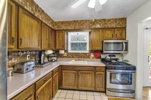 Poughkeepsie, NY 12603,3 Shelley RD
