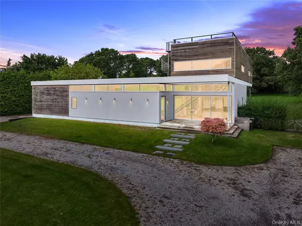 Southampton, NY 11968,Address not disclosed