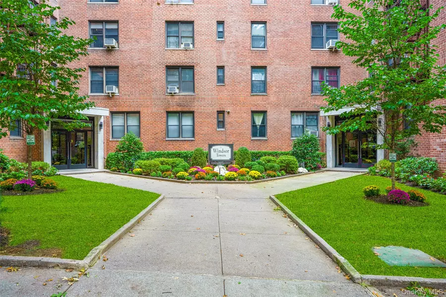 4 Windsor TER #2C, White Plains, NY 10601