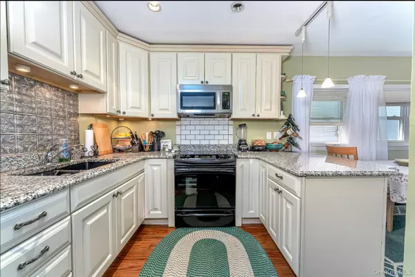 Carmel, NY 10512,11 Katonah RD