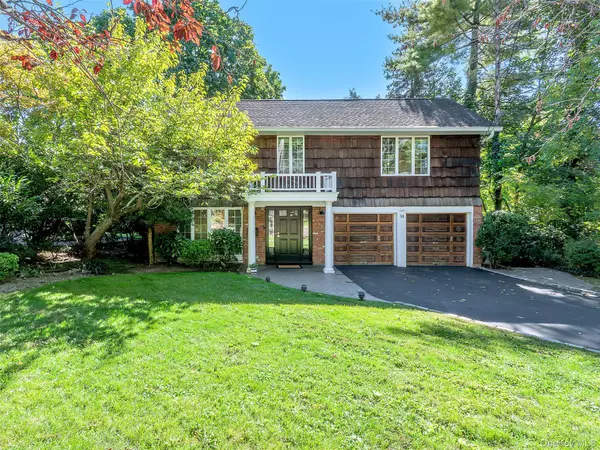 Manhasset, NY 11030,14 Combes DR