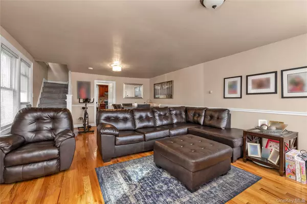 Cambria Heights, NY 11411,114-54 212th ST
