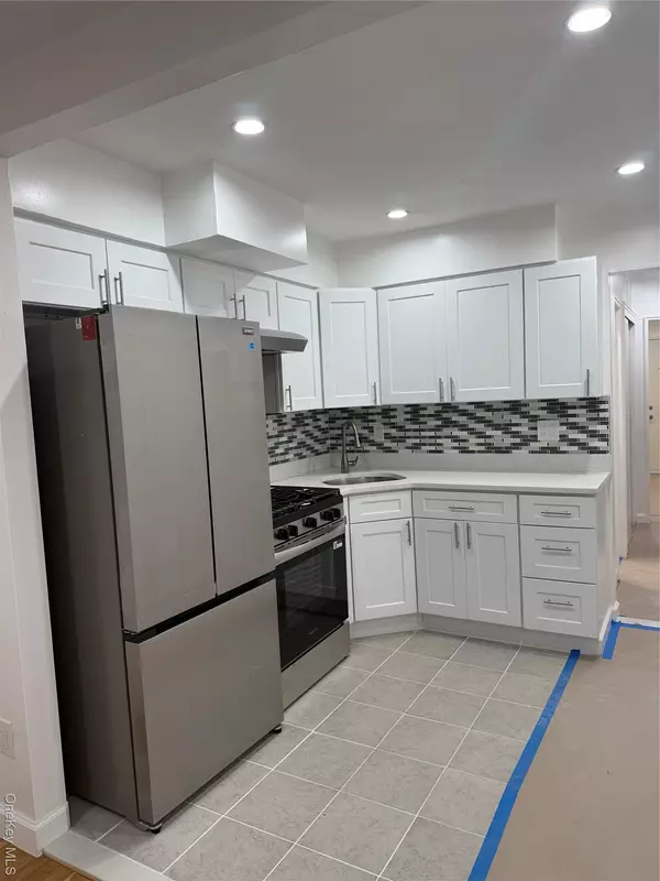 Jamaica, NY 11433,10832 175th ST