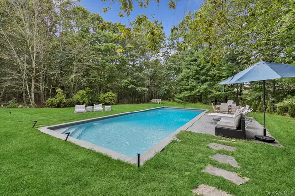 East Hampton, NY 11937,20 HOWARD ST