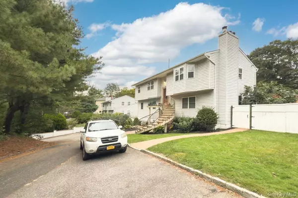 Farmingville, NY 11738,129 Berkshire DR