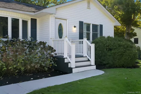 Hampton Bays, NY 11946,7 Harvard DR