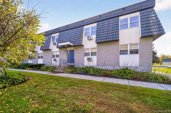 Wappingers Falls, NY 12590,4 White Gate RD #K