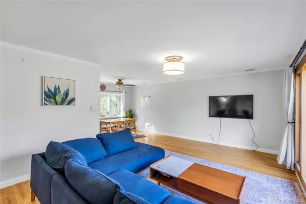 Bethpage, NY 11714,18 Haypath RD