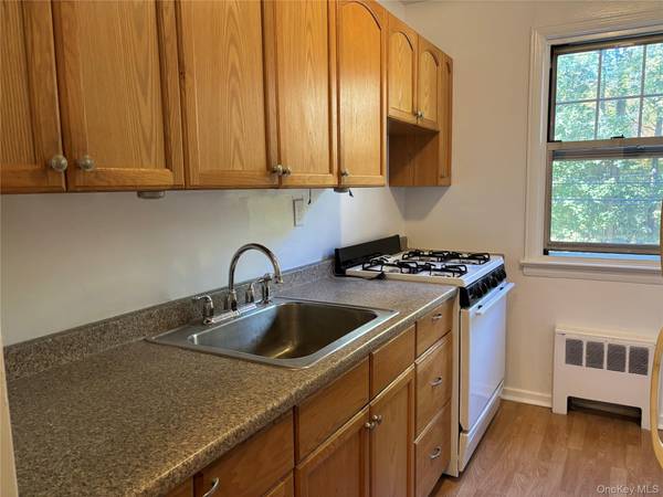 Harrison, NY 10604,62 Underhill AVE #1A