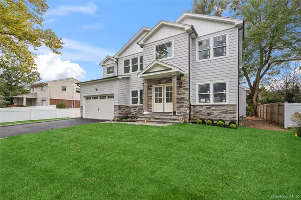 Plainview, NY 11803,10 Beth LN