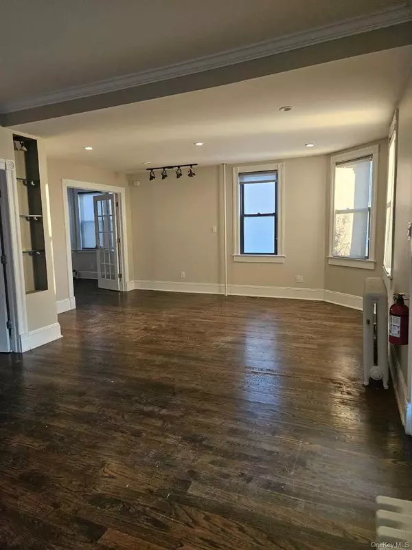 Smithtown, NY 11787,23 Bellemeade AVE