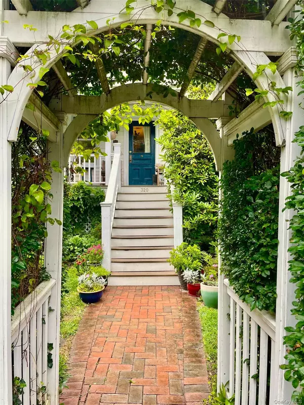 Nyack, NY 10960,320 N Midland AVE
