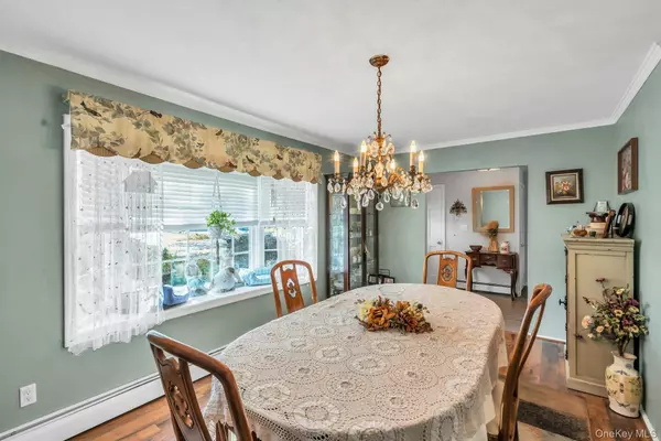 Commack, NY 11725,31 Sioux DR