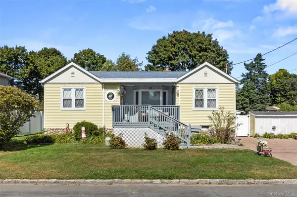 38 Palm, Lindenhurst, NY 11757