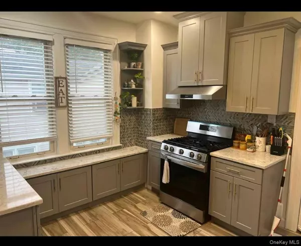 Floral Park, NY 11001,181 Verbena AVE