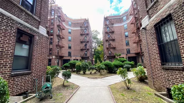 Flushing, NY 11355,42-33 Kissena BLVD #2A