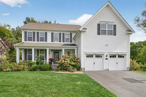 21 W Tilden PL, Hopewell Junction, NY 12533
