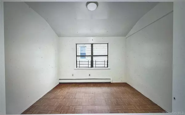 Saint Albans, NY 11412,187-15 Tioga DR