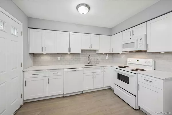 Plainview, NY 11803,622 Old Country RD