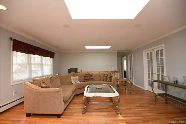 Mahopac, NY 10541,11 Lakeview TER