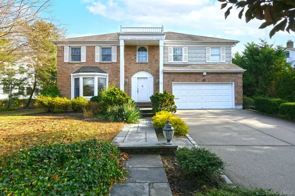 22 West DR, Manhasset, NY 11030