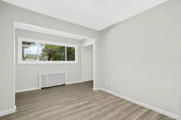 Mastic, NY 11950,11 Jeanatta AVE